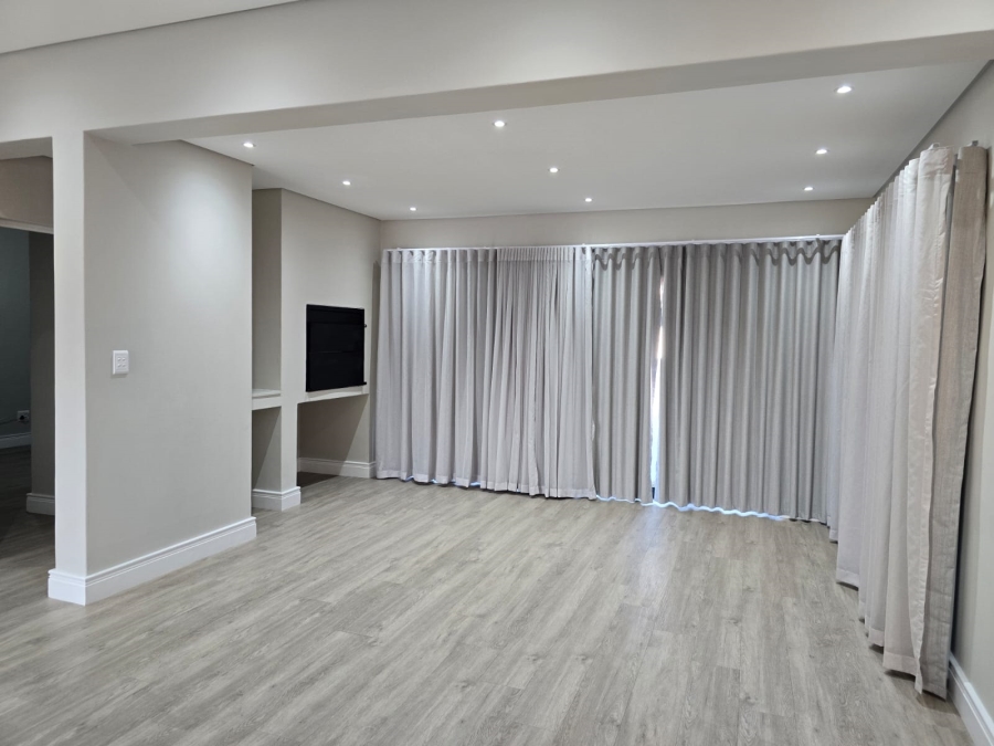 3 Bedroom Property for Sale in Aan de Wijnlanden Western Cape
